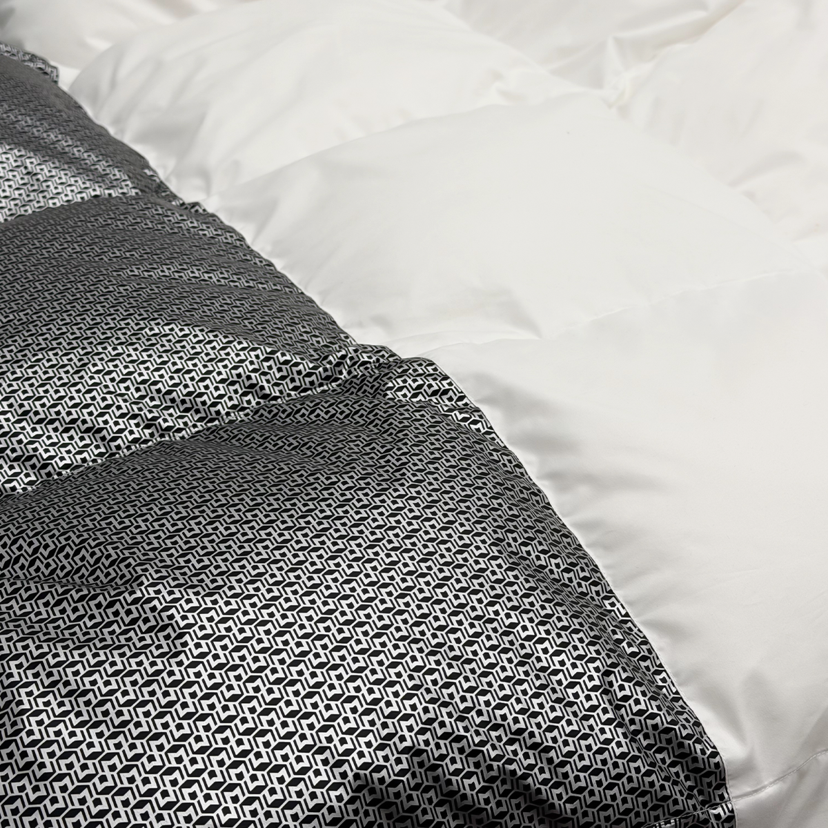 Far-infrared Luxury Down Comforter Insert