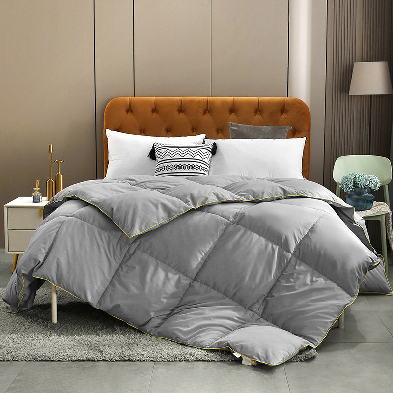 Ganzjahresdecke gefüllt mit echten Federfasern